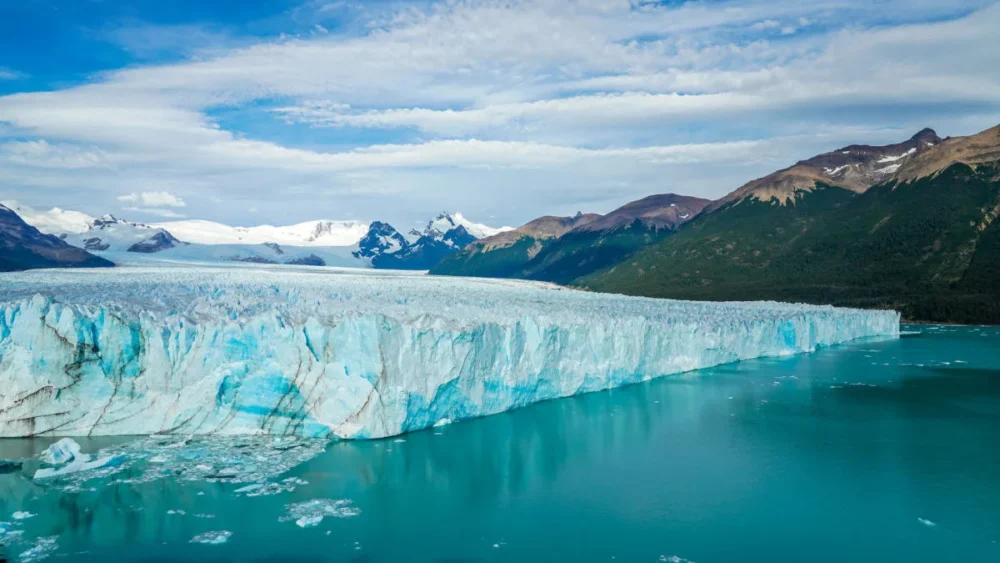 Underwater barriers and tents to save glaciers