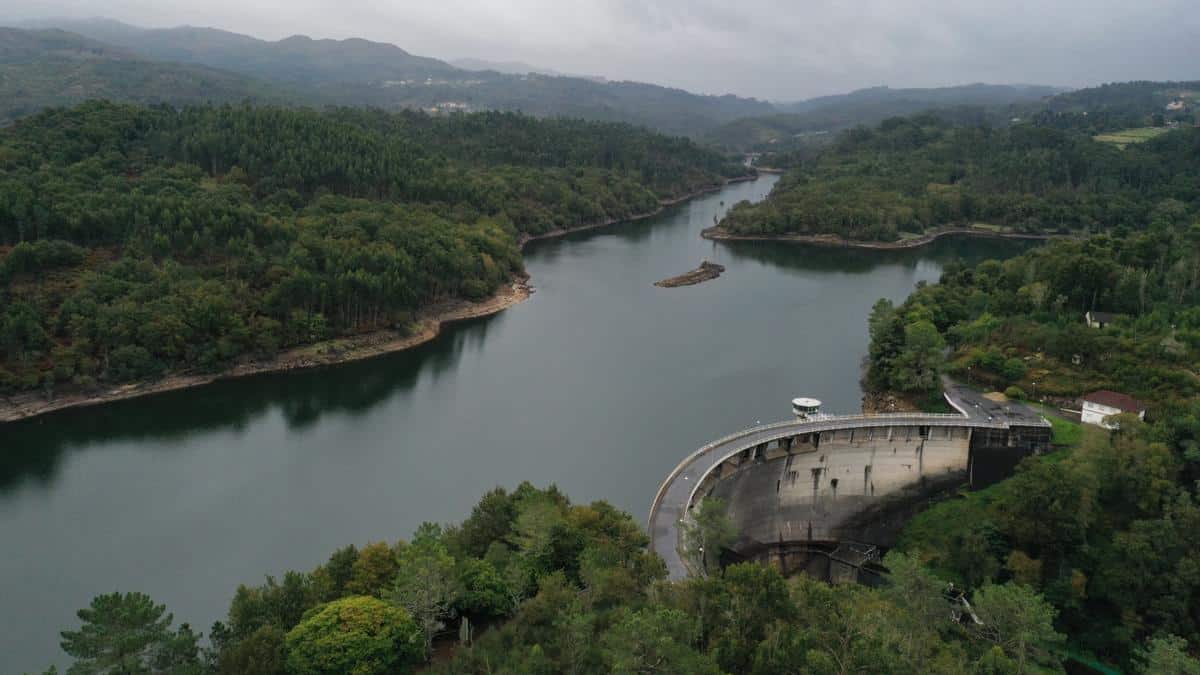 Galicia presión humana impacto embalses