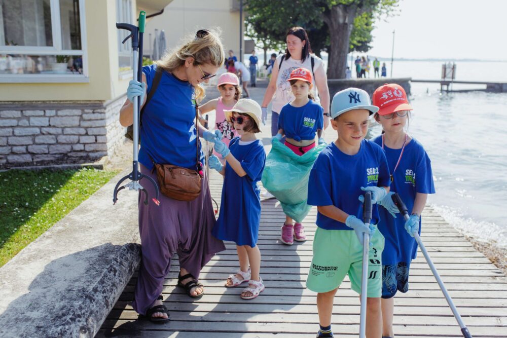 Gardaland Sea Life cleans the beaches for the environment 2025
