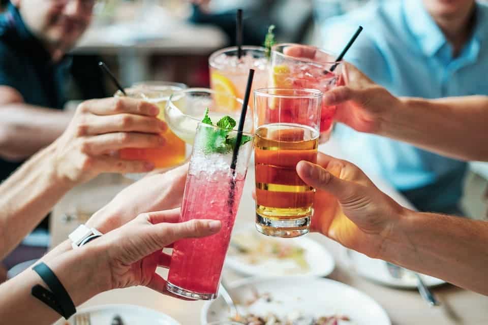 setenta por ciento jóvenes relaciones sexuales bajo efectos alcohol drogas